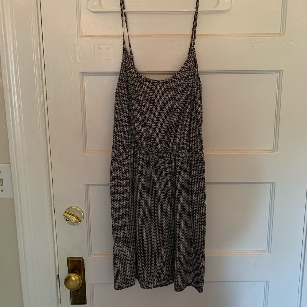 Black and white patterned dress